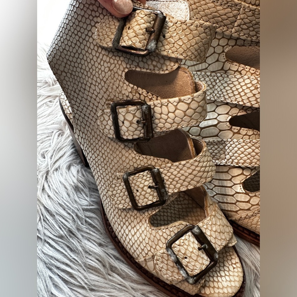 Freebird Quail bootie/sandal in White Snake - Picture 5 of 16